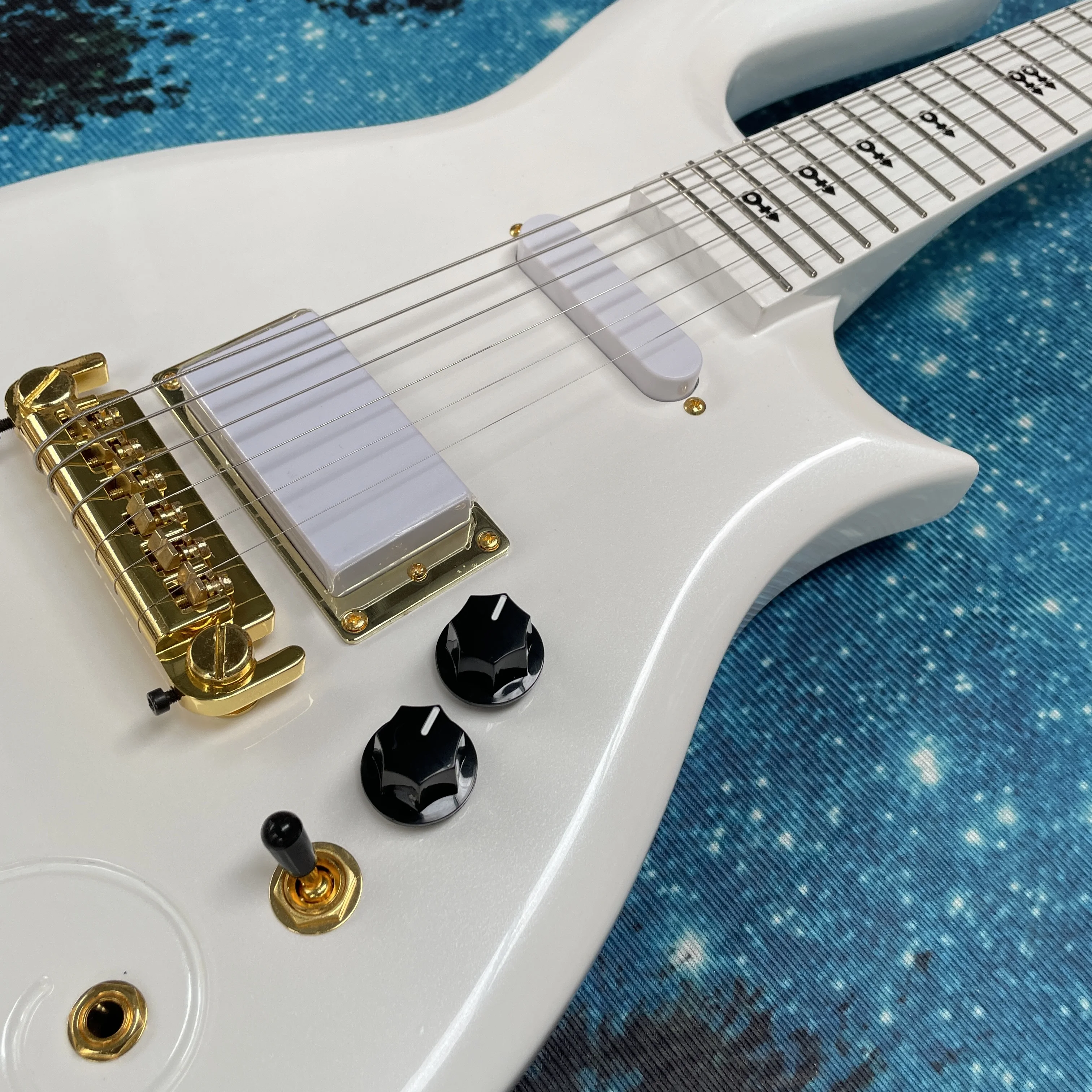 White electric guitar, single and double pickup guitars, maple fingerboard electric guitarra view 5