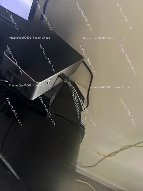 

Внешний корпус для видеокарты AG01 4-го поколения с блоком питания 800 Вт для игровых ноутбуков и рабочих станций