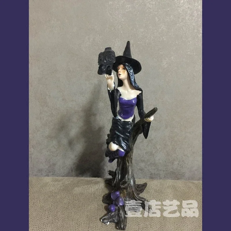 Resin Craft Creative Witch Ride Broom Figurine Black Cat and Crow Novel Ornaments Halloween Decoration Gift Home Room Decoration