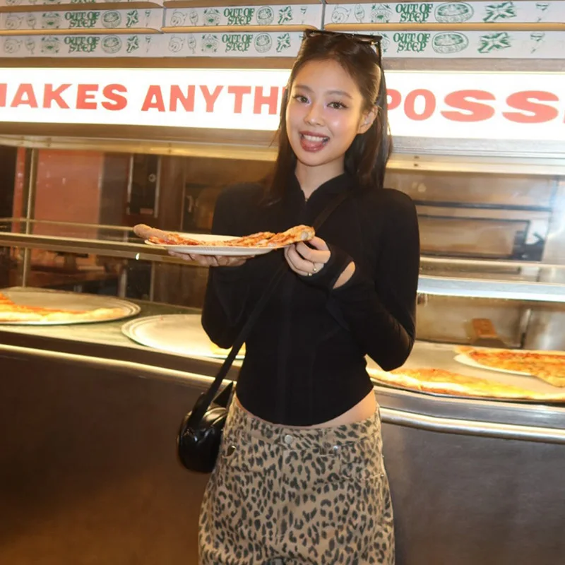 Jennie-cárdigan del mismo estilo para mujer, Top ajustado y adelgazante con cremallera, Color sólido, moda de invierno 2024