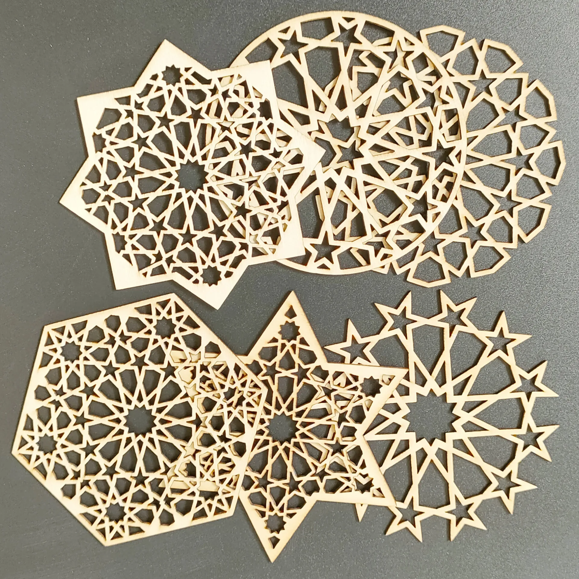 Wooden Hollow Carved Solid Color Coasters Heat Insulation Durable Colorfast Cup Tea Cups Coffee Mats Placemats for Dinner Table