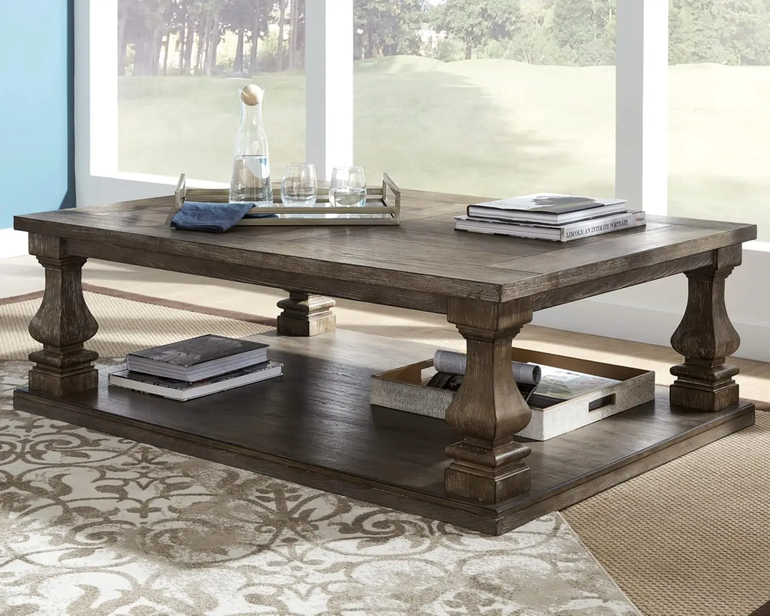 Ashley Johnelle Farmhouse Coffee Table, Design Signature, Acabamento cinza resistido, Cinza