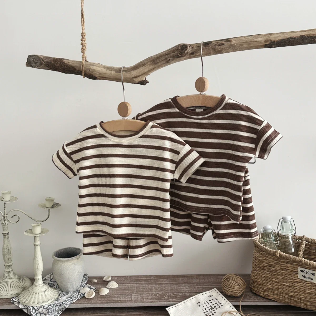 conjunto-infantil-2-pecas-novo-de-verao-camiseta-de-manga-curta-shorts-para-meninos-e-meninas-roupas-listradas-para-criancas