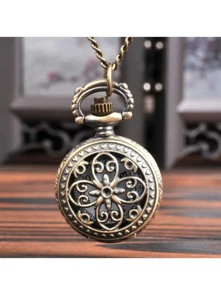 *New Fashion Vintage Multiple Floral Hollowed Out Designs Quartz Pocket Watch With Chain Metal Carving Pendant Birthday Gifts