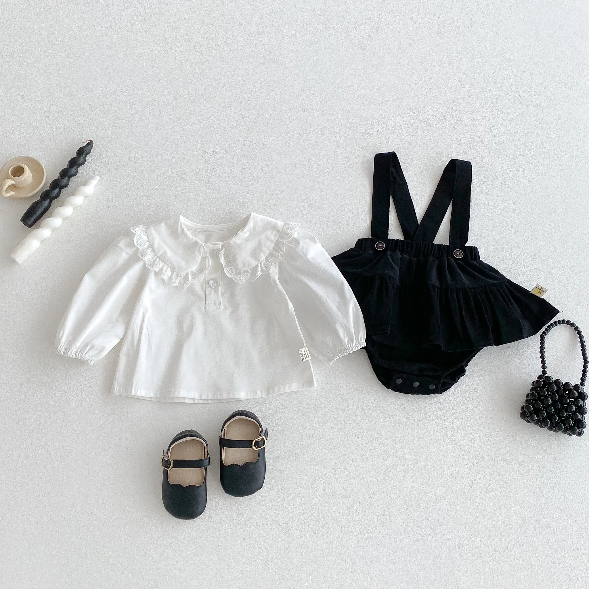 مجموعة أطفال جديدة لخريف 2025: طفلة أنيقة على الطراز الكوري مع ياقة من الدانتيل وسراويل علوية معلقة طقم مكون من قطعتين #2