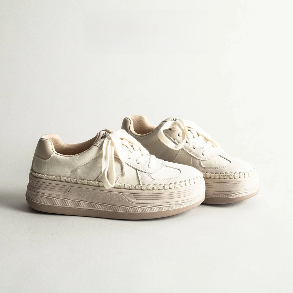 Leather Retro Thick Bottom Slip-On round Toe Outdoor Sports Deoxynucleotide Shoes Women's Casual Fashion Spring New Style
