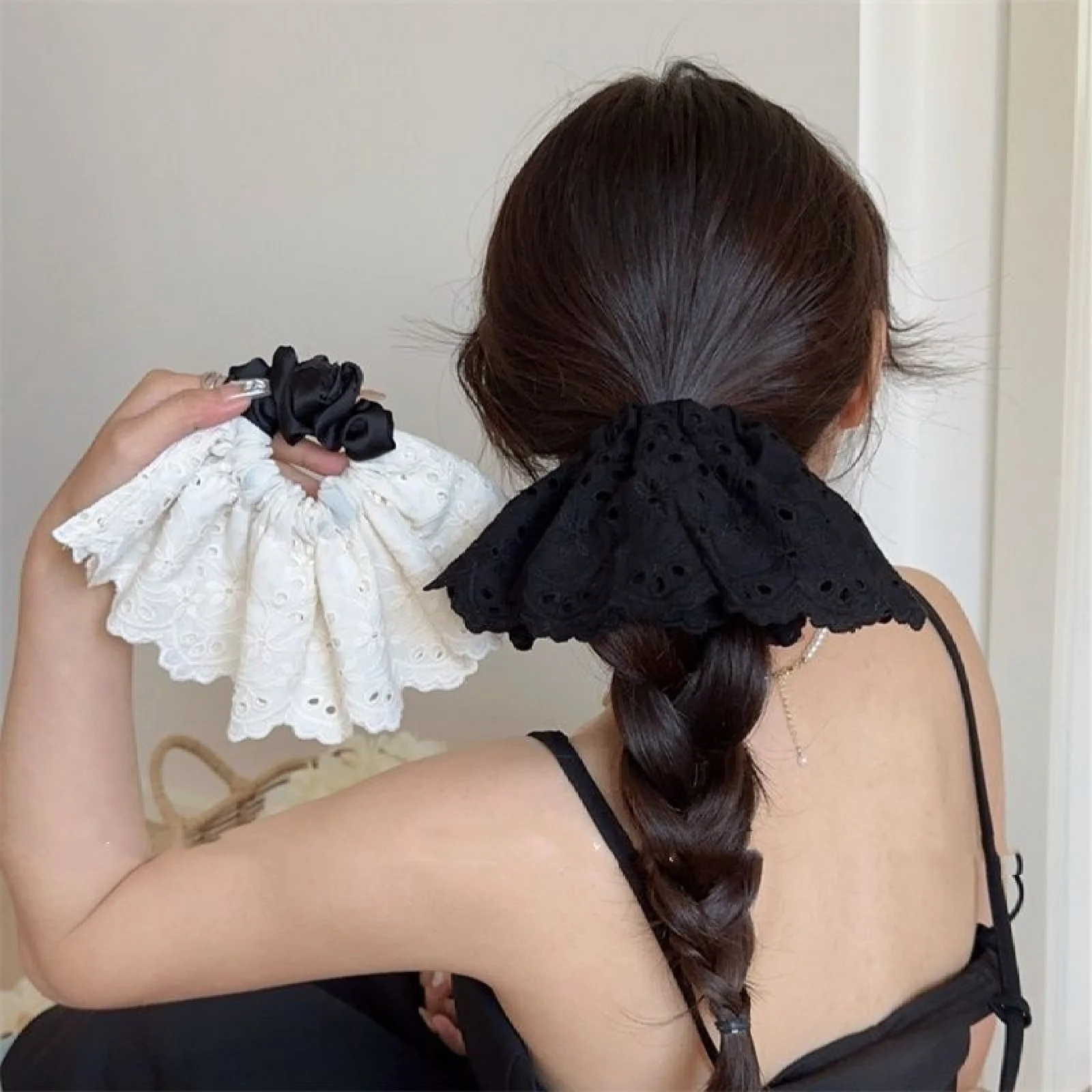 

1PC Simple Hollow Embroidery Small Intestinal Circle Fashion Girls Tie Ponytail Temperament Head Rope Yankee Hundred Pair Marble