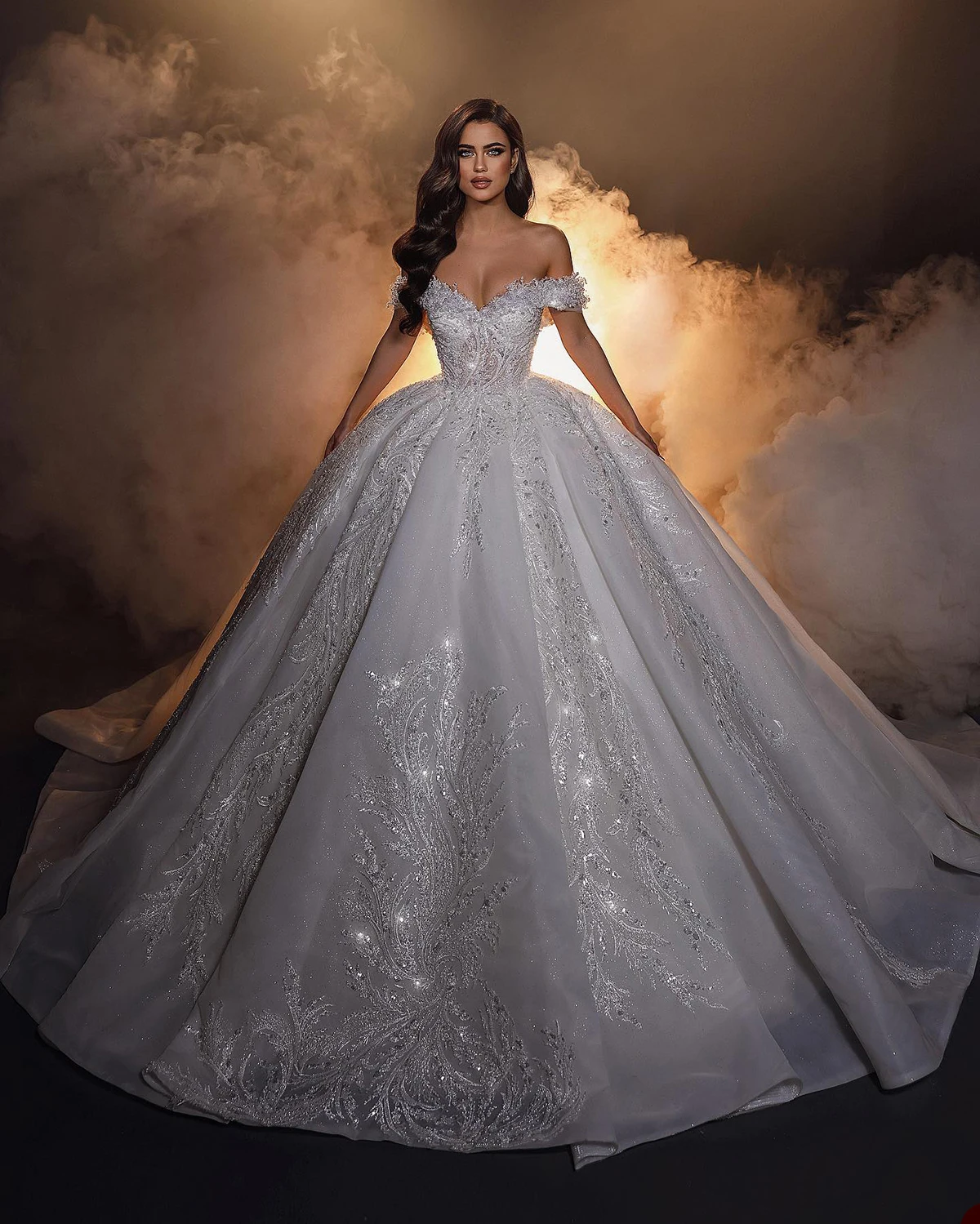 

Gorgeous Ball Gown Wedding Dress Off the Shoulder Shining Applicants Sequins Tulle Court Gown Dress Custom Made Robe De Mariée