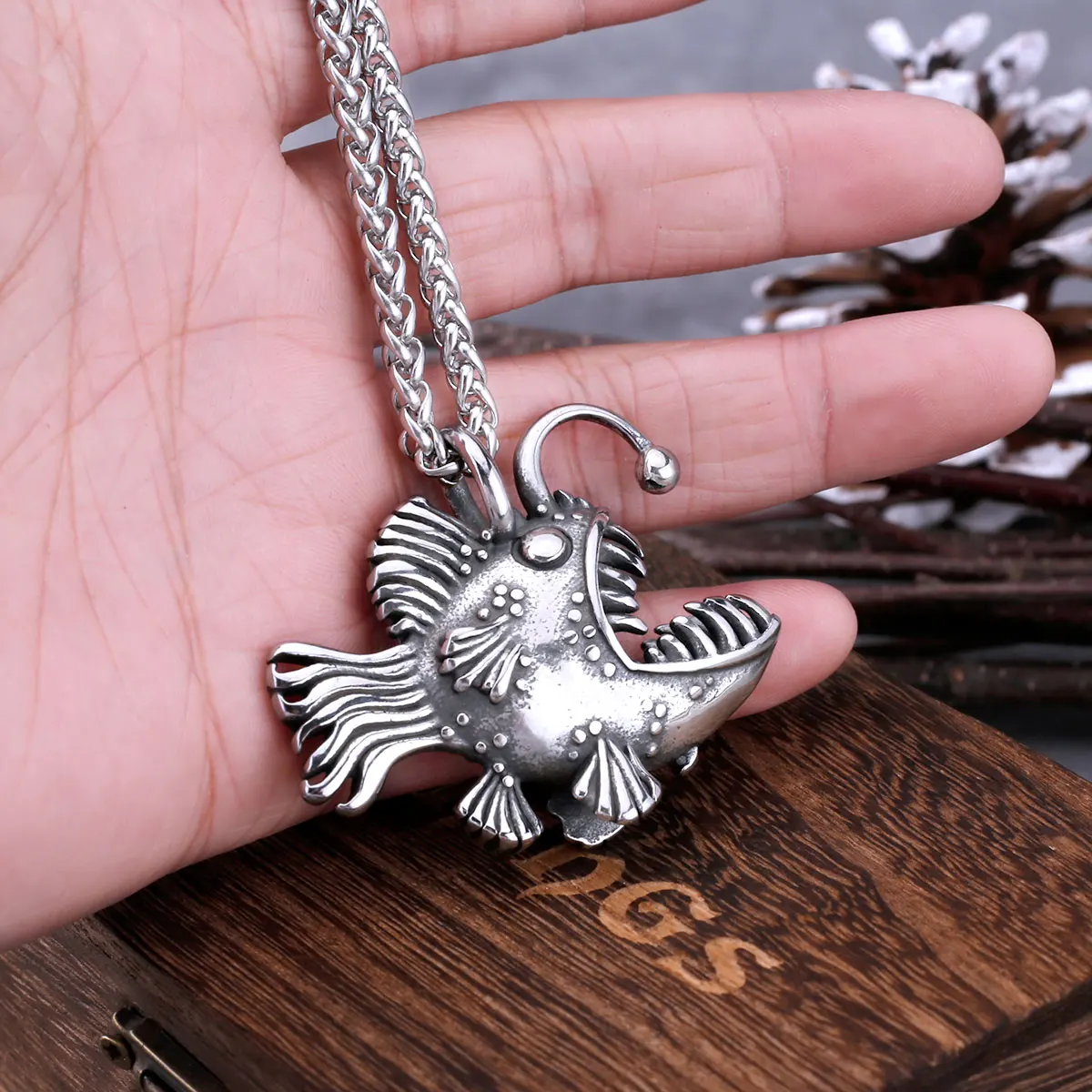 الموضة القوطية الجديدة فانوس الأسماك قلادة الرجال Vintage الشرير الشارع قلادة قلادة الهيب هوب السائق الذكور مجوهرات بأشكال حيوانات كهدية #3