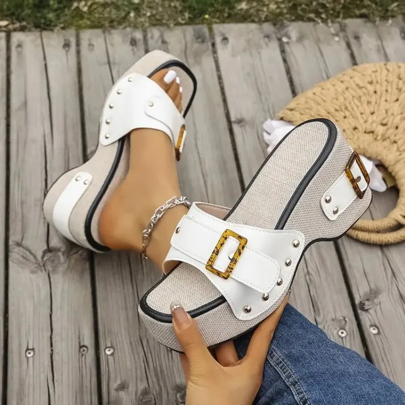 

2025 Slope Heel Women's Summer New Style Thick Heel Buckle Metal Buckle Slippers, One Line Beach Sandals Plus Size 36-43 Slides