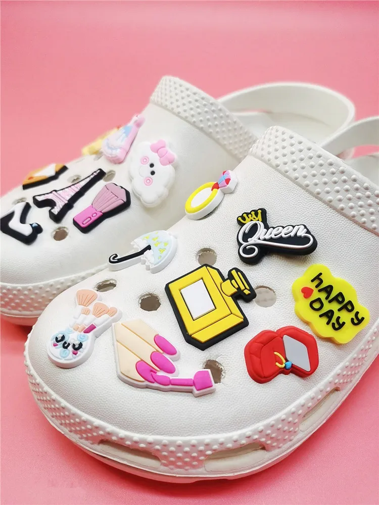 New Wedding Style PVC Shoe Charms Clog Shoes Buckle Decorations Fit Bracelet Women Bubble Sandals Accessories Adult Party Gifts