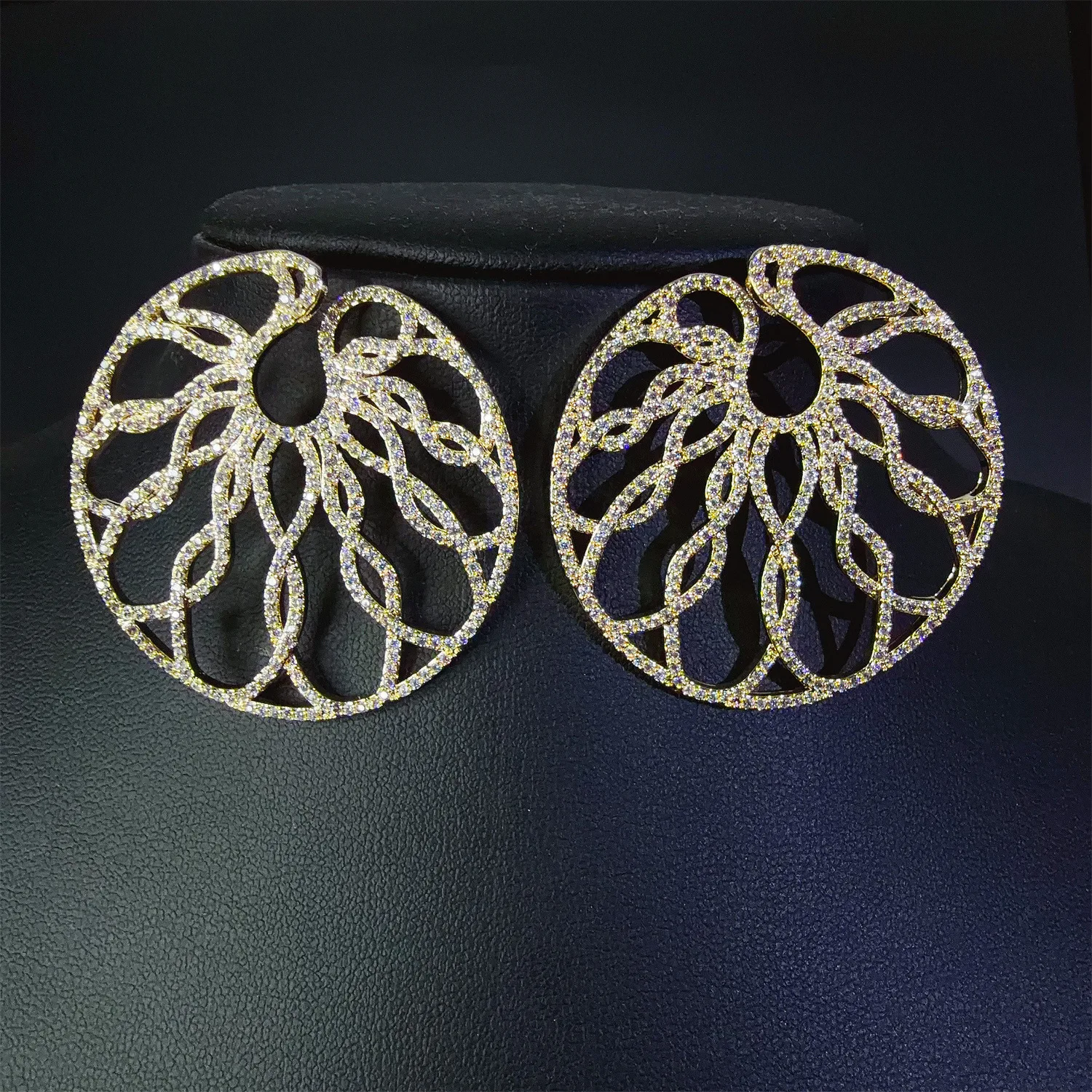 New fashion retro stereo round sliver color earrings women dress decoration light luxury jewelry wedding party gift E352