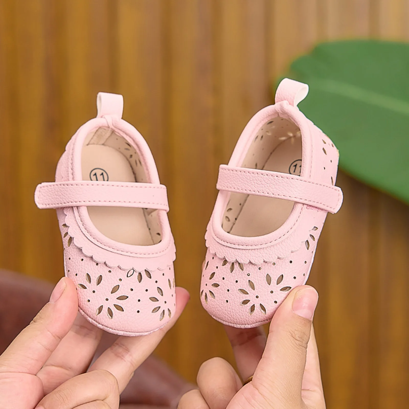 

0-18months Infant Girls Mary Jane Flats Cute Hollow Out Soft Non-slip Bottom shoes for baby girls PU Princess First Walking Shoe