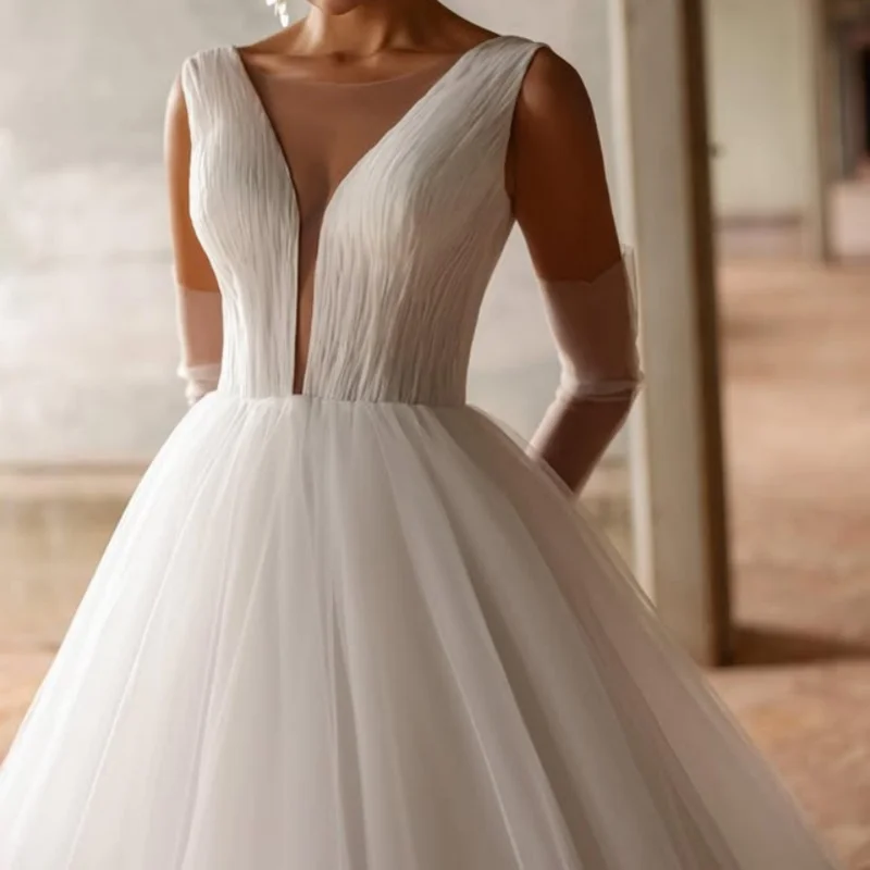Simple White Wedding Dresses 3D Flower decal off-shoulder A-line Train Gowns Made wedding dress Bridal Gown Customize