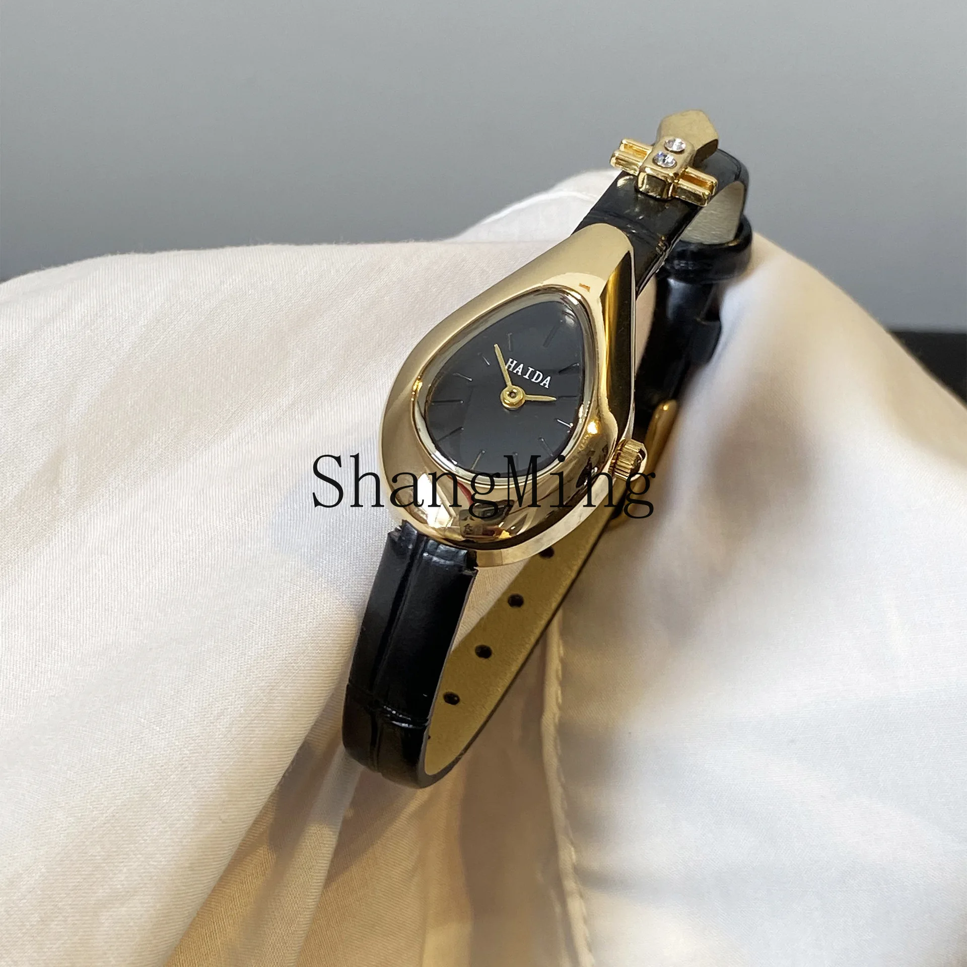 

CL Guofeng Pipa Qin Dunhuang Art Watch Niche Temperament Women's Watch