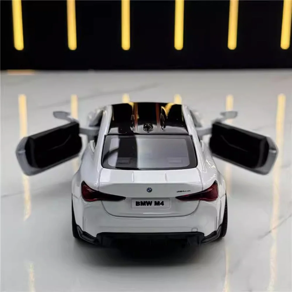 1:36 BMW M4 CSL Zabawkowy samochód Odlewane modele ze stopu metali lekkich z 2 otwieranymi drzwiami Gumowa opona Funkcja ciągnięcia wstecz Zabawki dla dzieci Prezenty dla dzieci