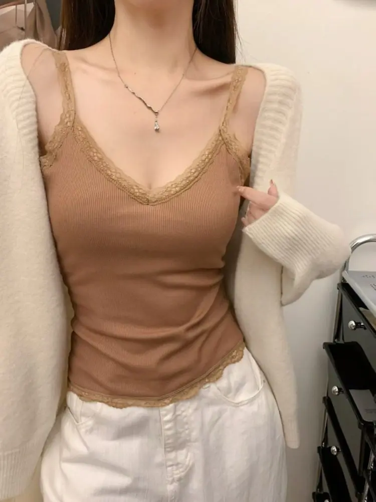 레이스 트림 V넥 스트랩 베스트 여성 이너웨어 가슴 패드 내장 슬림핏 따뜻한 베이스 레이어 퓨어 디자이어 걸 슬레