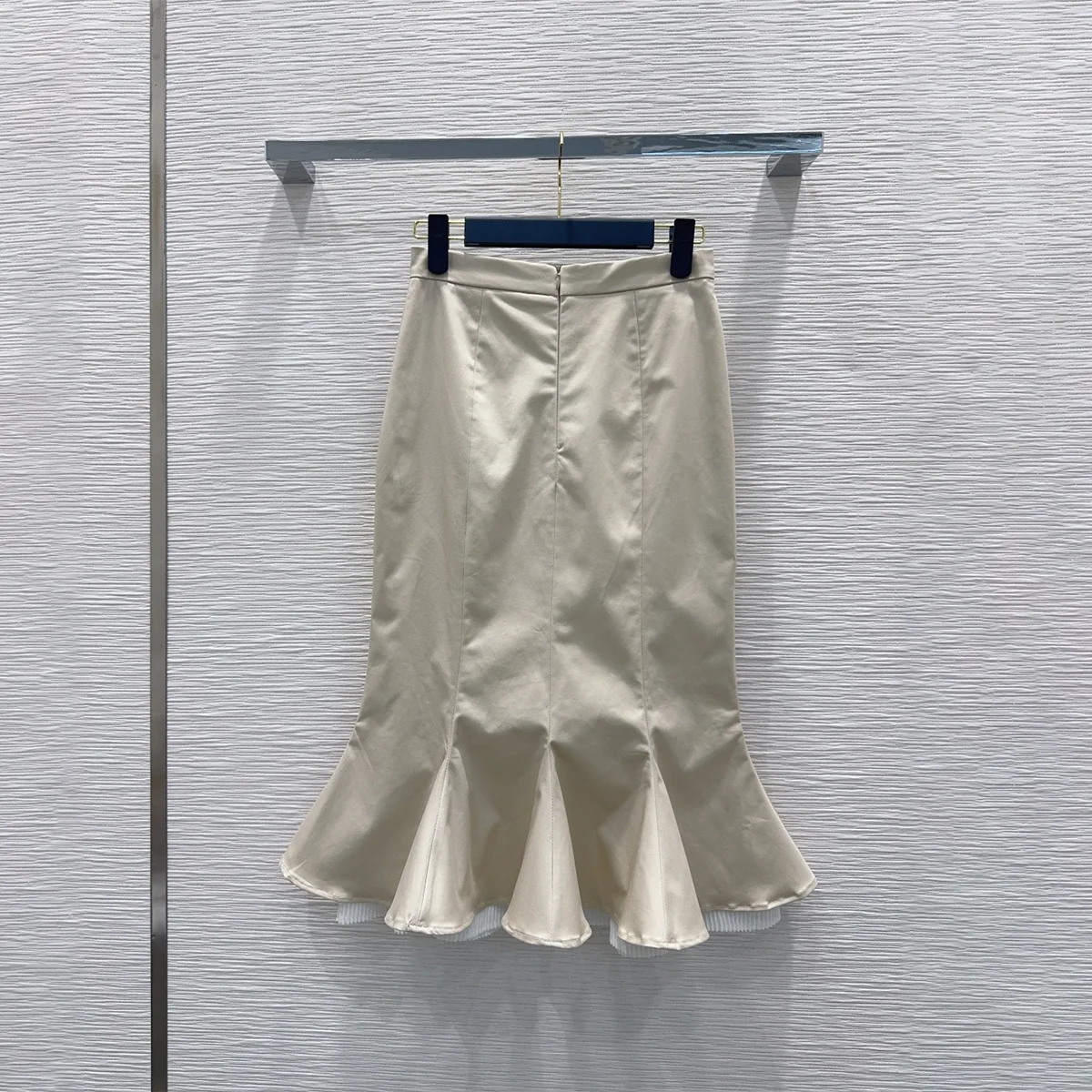 2026 high-quality women's light apricot fish tail half skirt--hb731