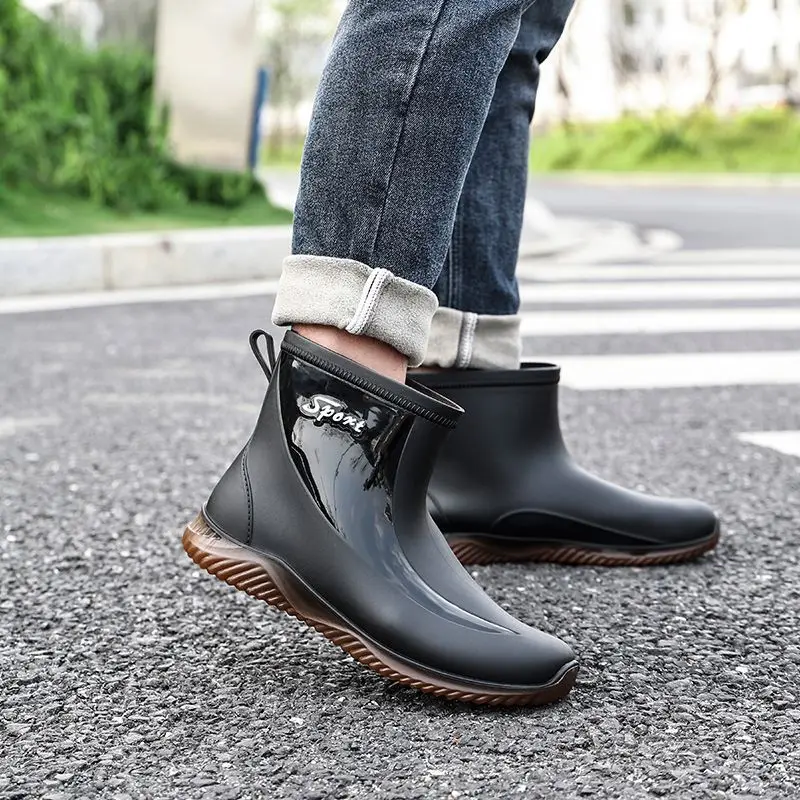

Молодые мужские резиновые сапоги на толстой платформе в корейском стиле, уличные ботинки высокого качества, оригинальные рабочие ботинки с широкими пальцами, дешевая мужская обувь 2025 г.
