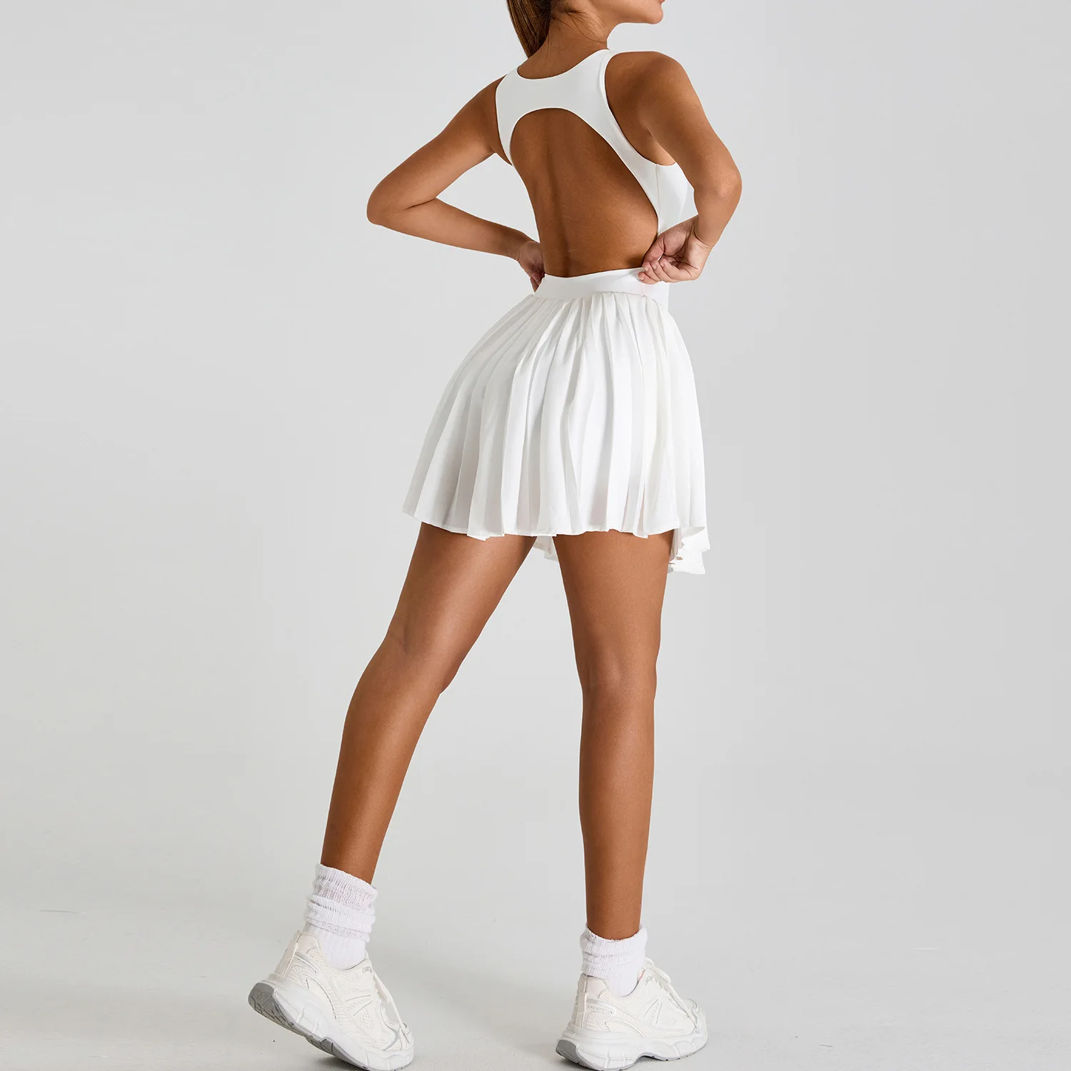 

Женский комбинезон с открытой спиной, теннисное платье, антибликовый комплект для фитнеса и йоги, спортивные карманы для бега, плиссированная юбка, спортивное платье