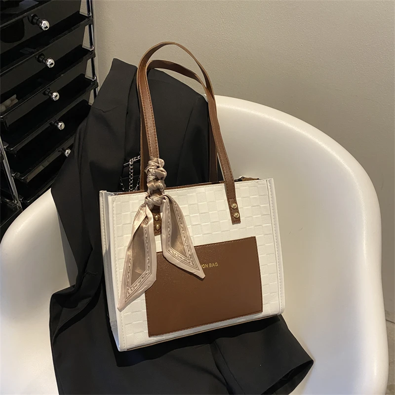 Large Capacity Fashionable Women's Tote Bag 2023 New Style Single Shoulder Bag for Class And Commuting High Quality Texture