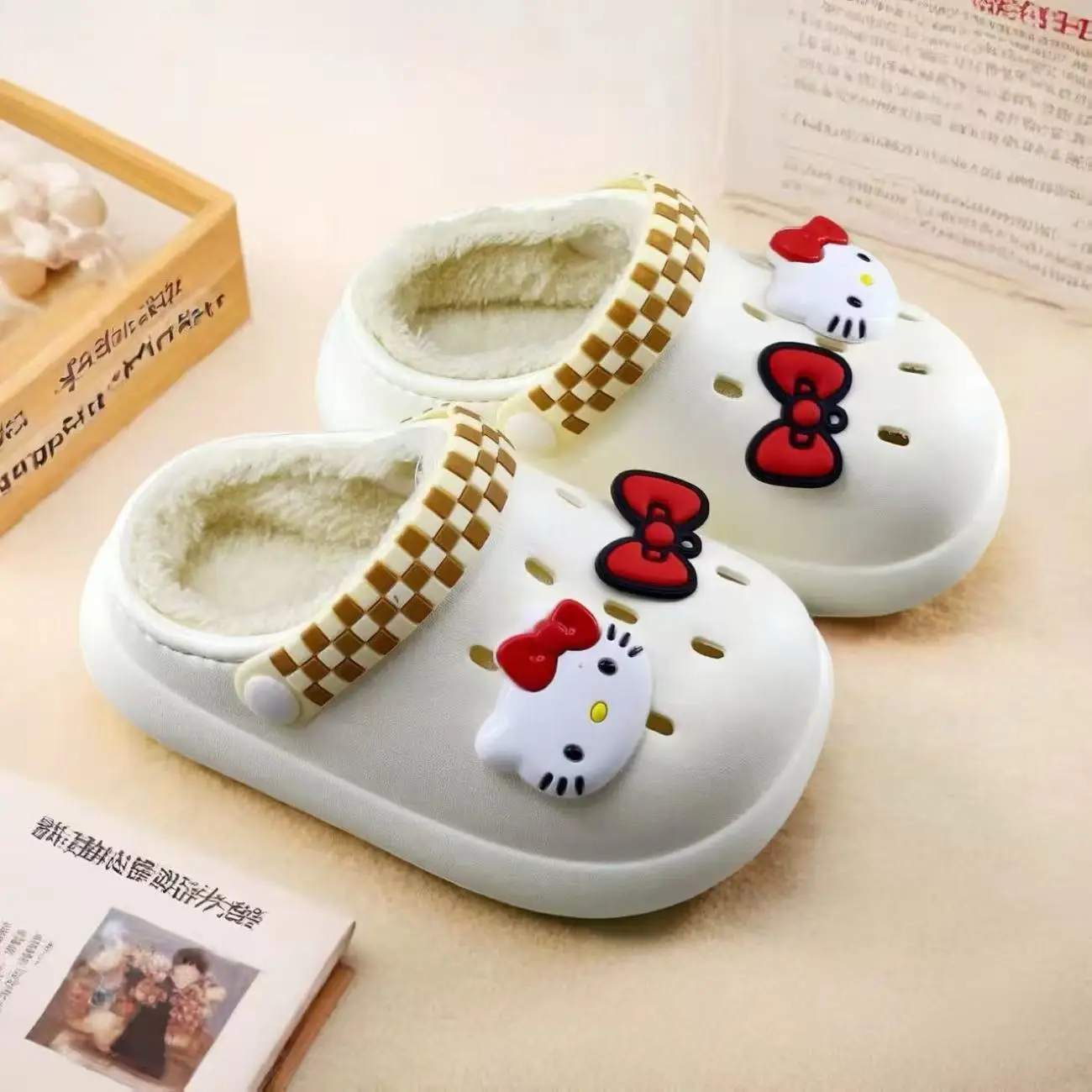 

real pictures Cute hello kitty Cartoon Home Wear Anti Slip winter New white pink blue children kids cool fashion warm slippers