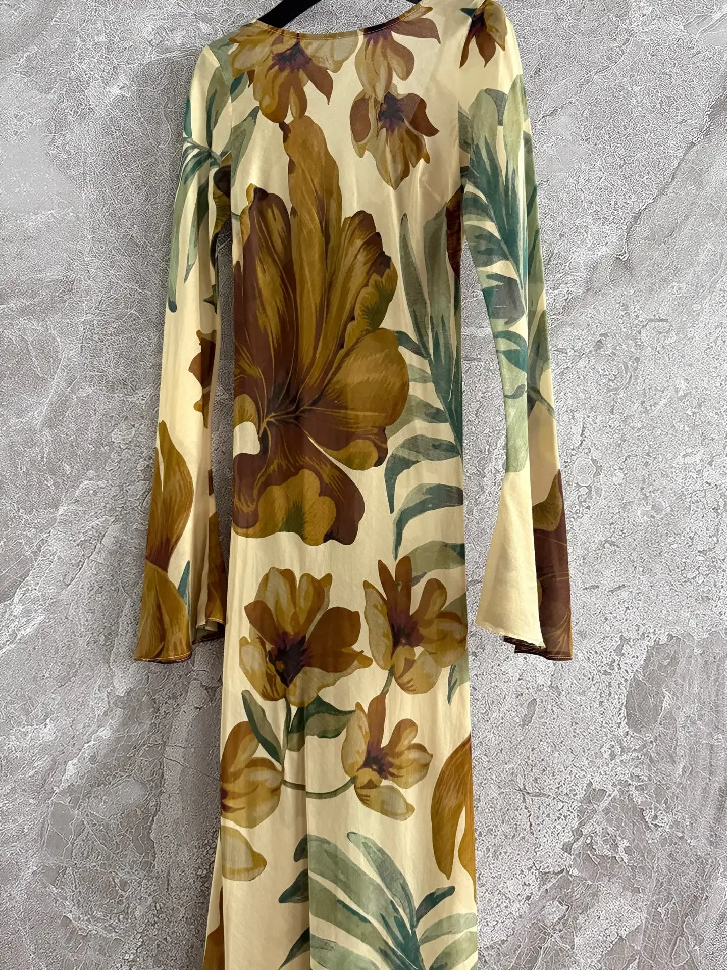 レトロ花柄プリント レディース マキシ丈ワンピース 2025年新作 Vネック 長袖 ヴィンテージ スリム ローブ