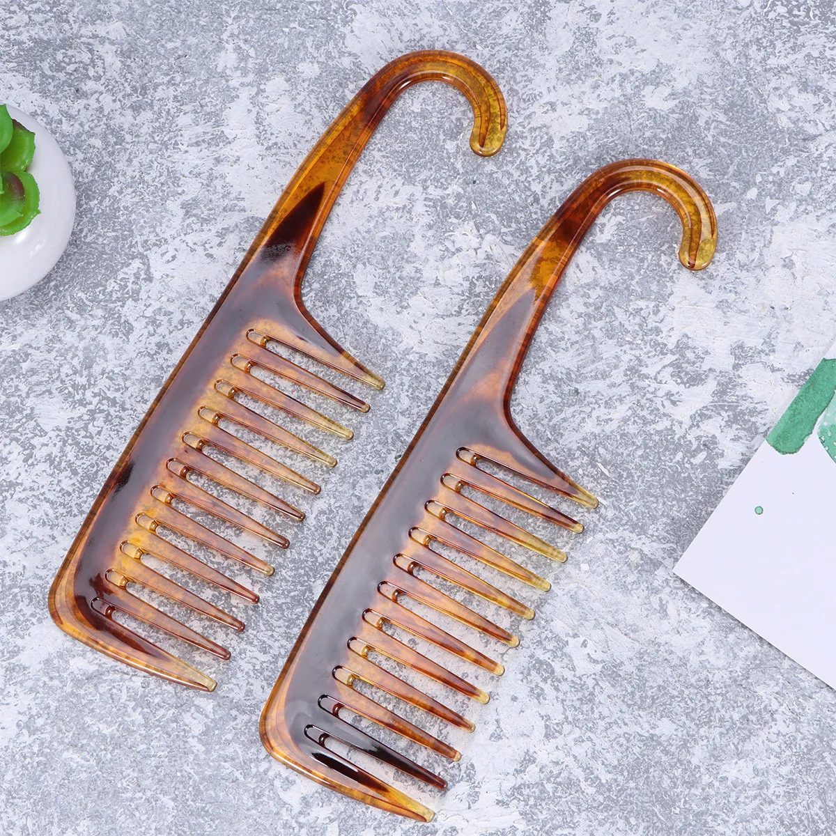 

Набор из 2 расчесок для волос янтарного цвета с изогнутой ручкой, широкими зубьями, для укладки и создания ретро-причесок