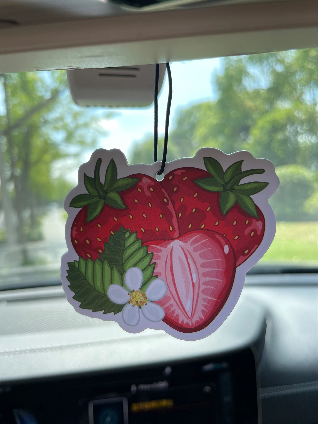 Cute Strawberry Floral Hanging Car Air Freshener, Natural Plant Extracted Scent, Alcohol-Free, Heat Resistant, Long Lasting Frag