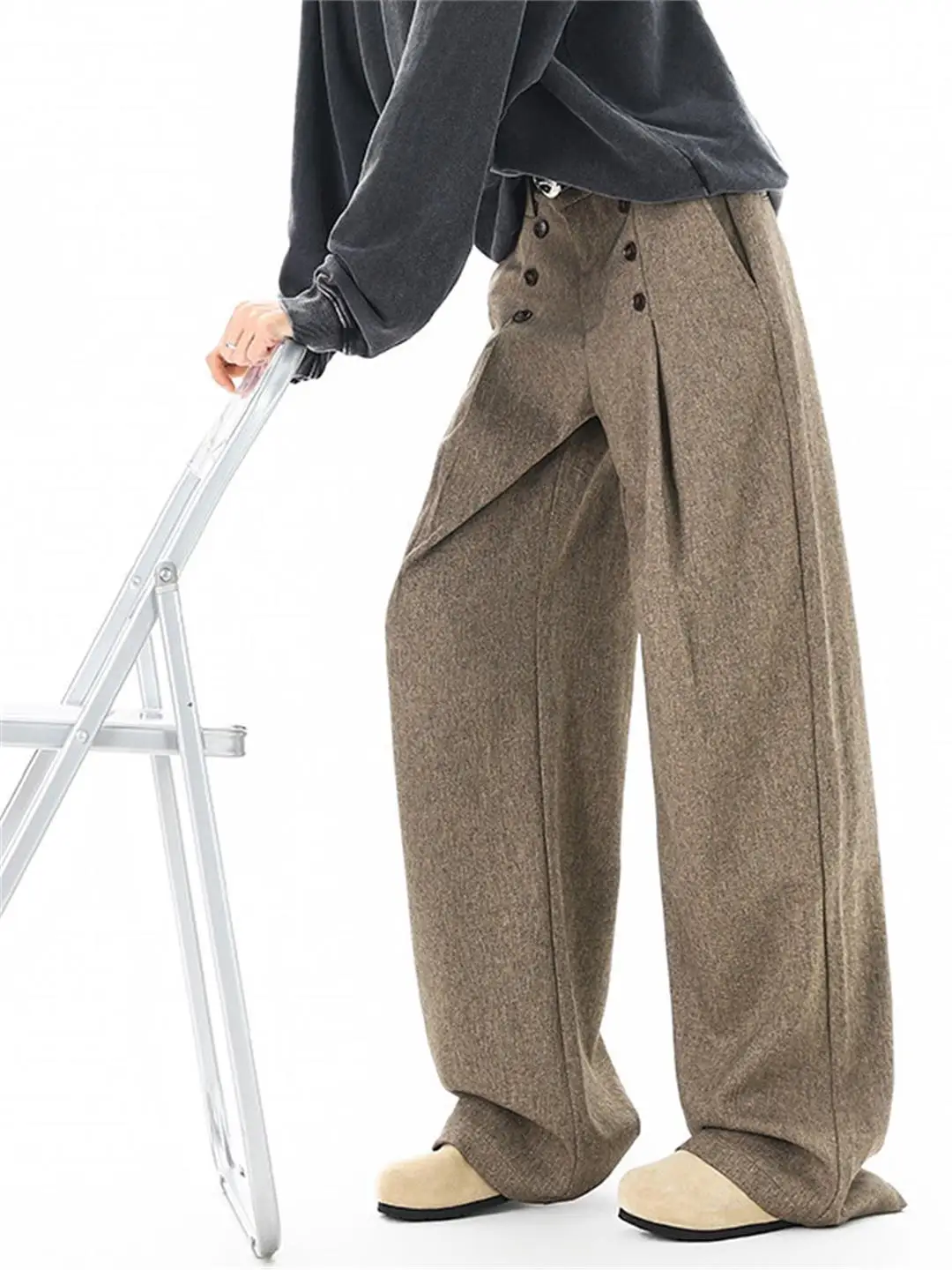 

Мужские широкие брюки свободного кроя с двойными складками, декоративными пуговицами, классический А-силуэт, повседневные, удобные, молодежные, весенняя мода