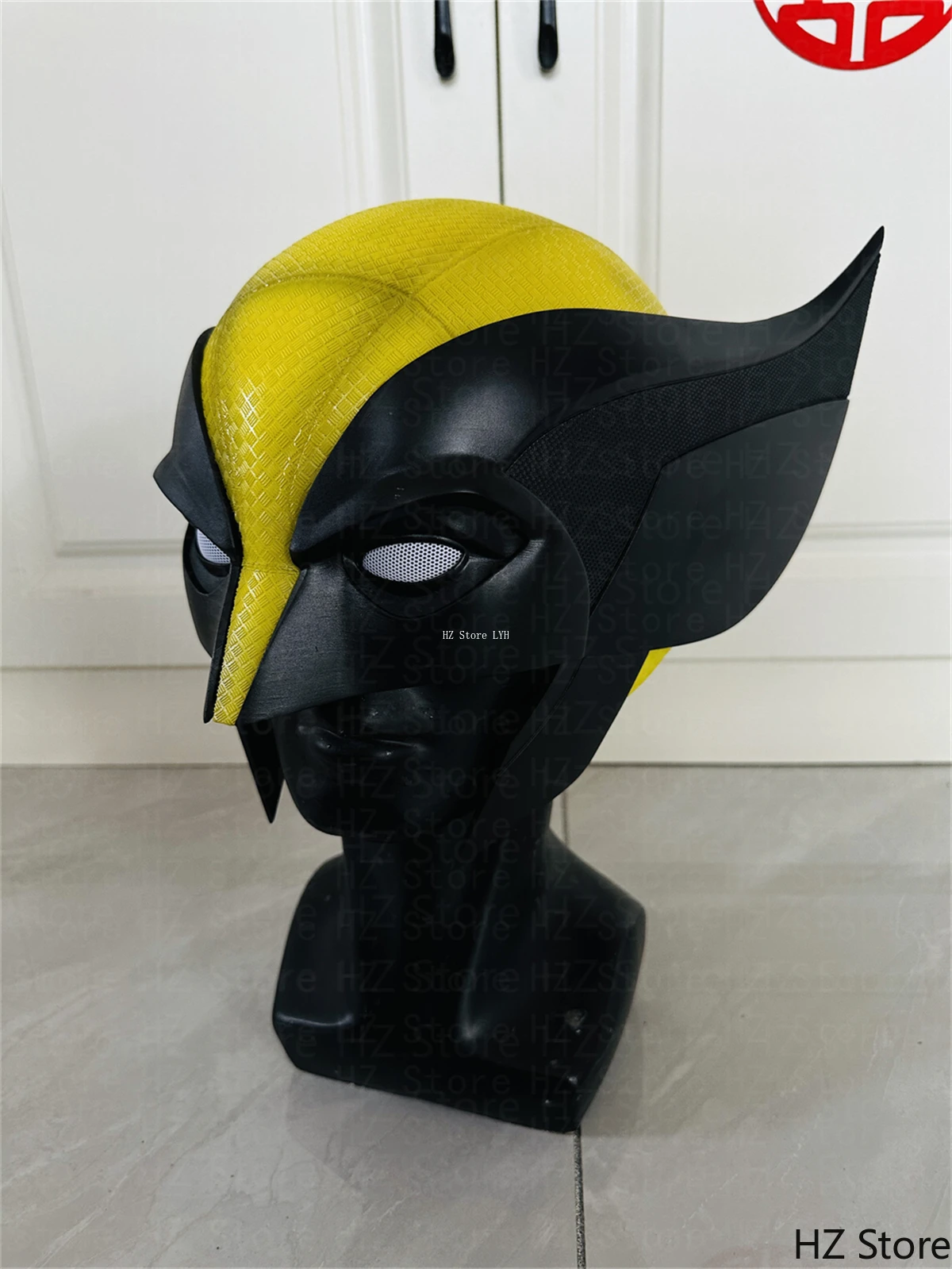 【新品未使用品】ウルヴァリン　マスク　コスプレ　マーベル マーベル ダメージ加工 ウルヴァリンマスク マグネティックアイ