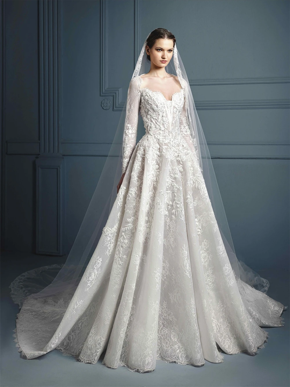 

Customized Elegant White Lace Bridal Gowns Boho Square Collar Long Sleeves Wedding Dress Soft A-Line Court Train Robe de mariée