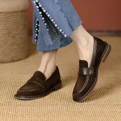 Nuevos Zapatos de Mujer de gamuza de oveja de primavera, mocasines Retro con punta redonda, Zapatos informales sin cordones de tacón grueso para Mujer, Zapatos de tacón para Mujer