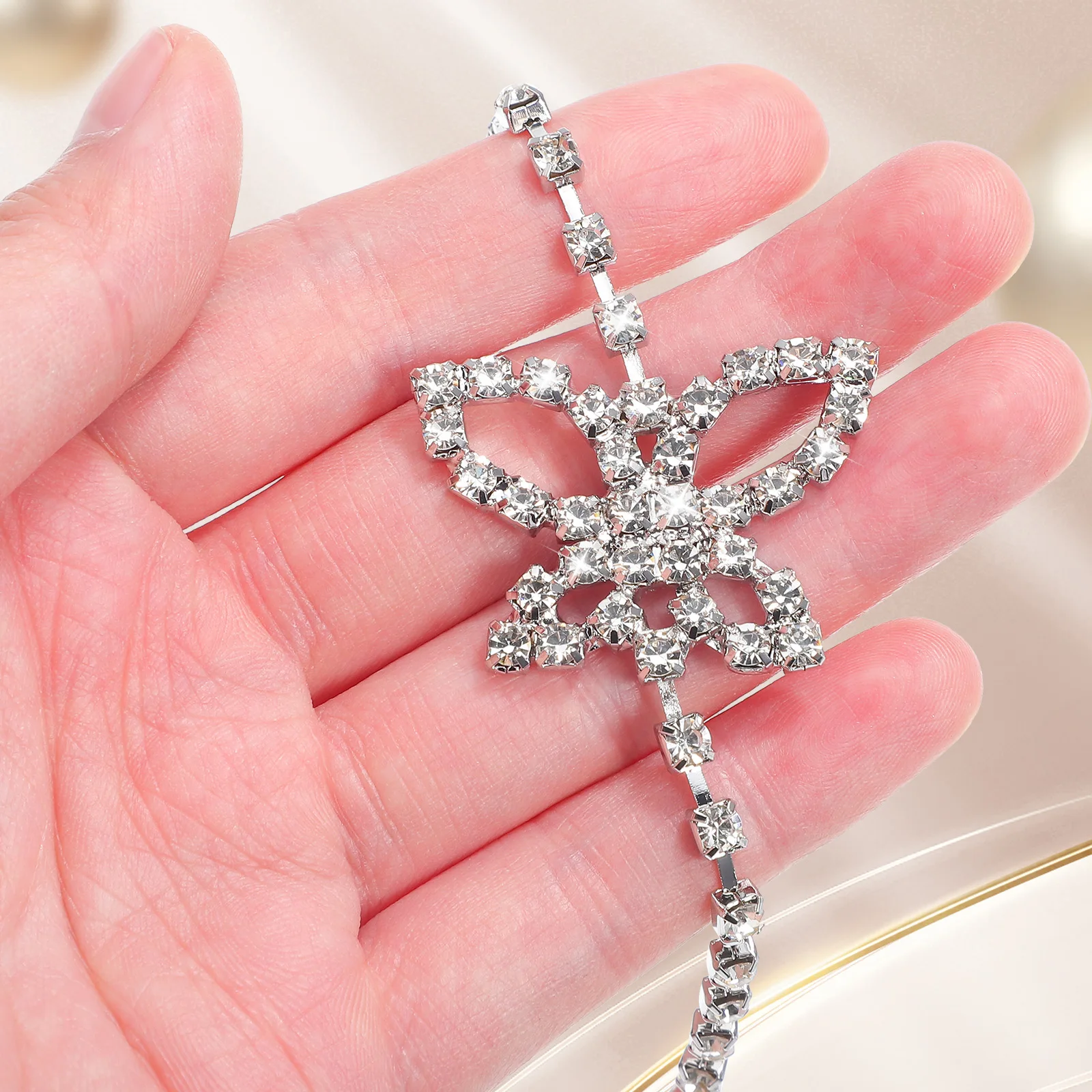 

Rhinestone Body Chain Dress Shoulder Chains Glittering Butterfly nament Secure Hook Versatile Jewelry Beach Party Wedding