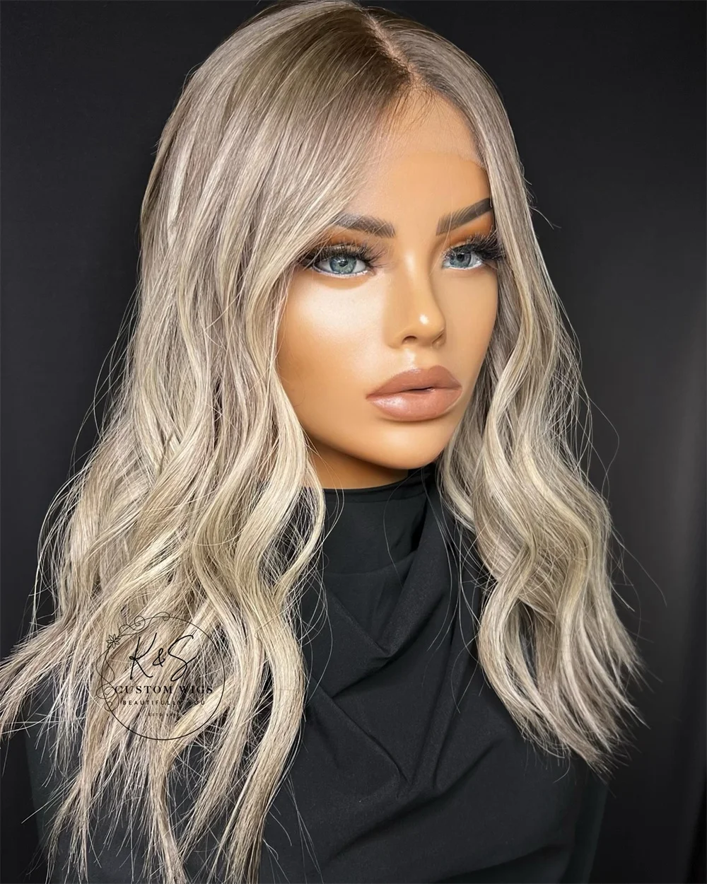 

Ash Blonde Wig Blend Synthetic Natural Wave Hair Wigs for Women Shoulder Wave Ombre Dark Roots 13x4 Costume Party Regular Wig