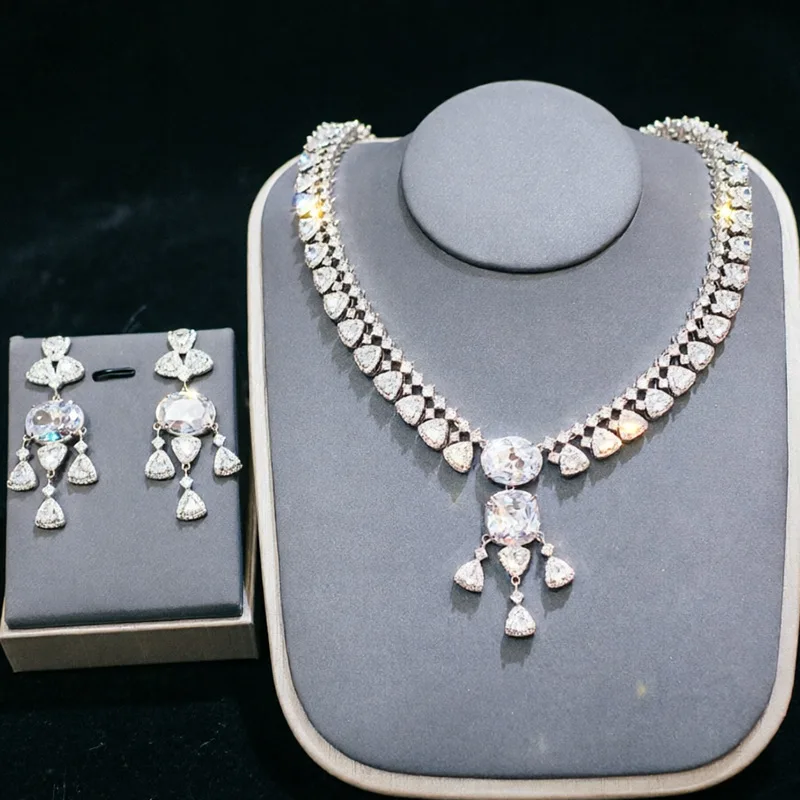 European and American Style Luxury Necklace Earrings Women's Jewelry Set Suitable for Wedding Brides Daily Travel Gifts M-1055
