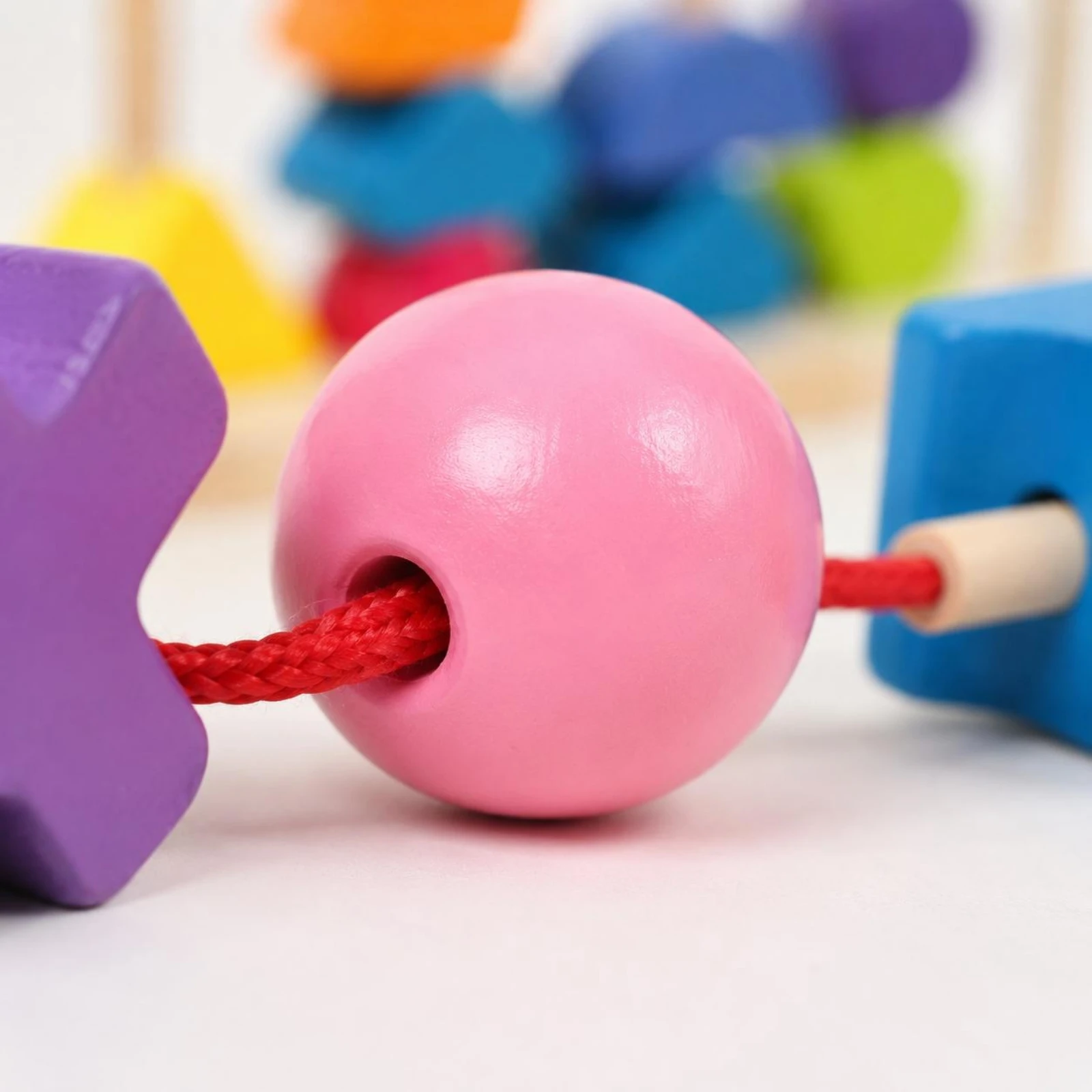 giocattolo-in-legno-per-abbinare-forme-con-pioli-verticali-impilabile-gioco-di-ordinamento-finitura-lucida-e-verniciata-geometrico-per-bambini-in-eta-prescolare
