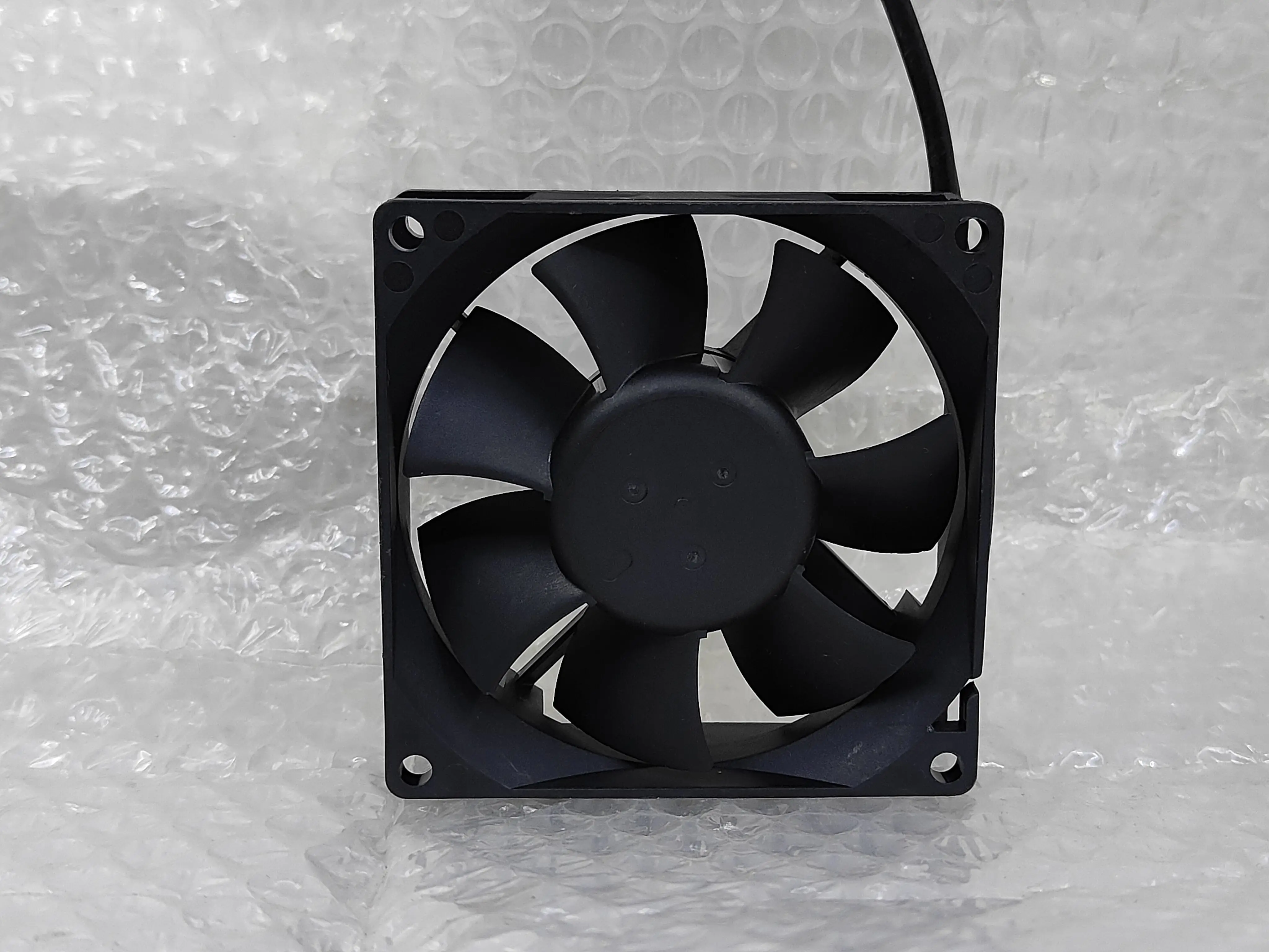 دلتا إلكترونيات AFB0812SH R00 DC 12V 0.51A 80x80x25mm 3-Wire مروحة تبريد