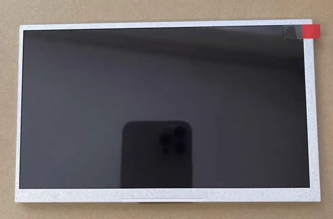 新品、工場出荷時の封印が施された7インチTM070RDH13ディスプレイ