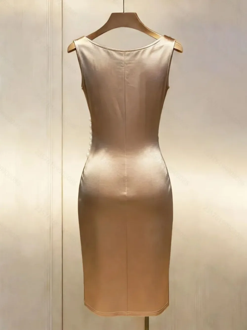 Customized Satin Round Neck Sleeveless Mini Evening Gown 2026 Side Pearl Buttons Tight Corset Party Dress Suitable for Weddings