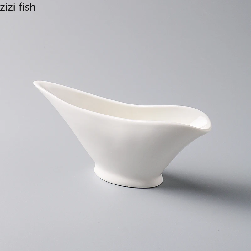 

Irregular Milk Jug Ceramic Sauce Pot Milk Tank Steak Sauce Cup Juice Bucket Seasoning Jar Gravy Boats Sauce Jar Seasoning pot