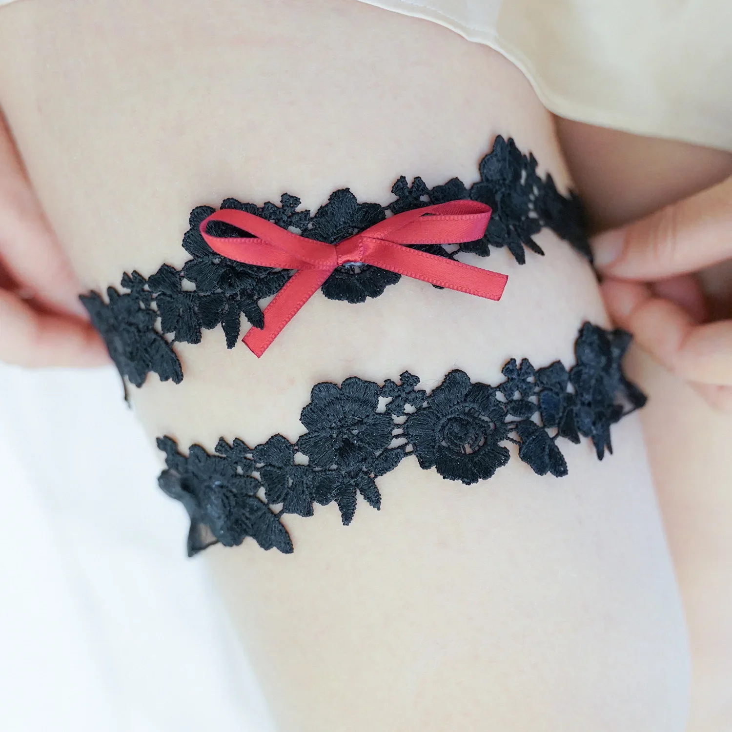 Women Black Lace Appliques Wedding Garter Elastic Thigh Leg Garter Ring Belt For Wedding Evening  Accessories 2025