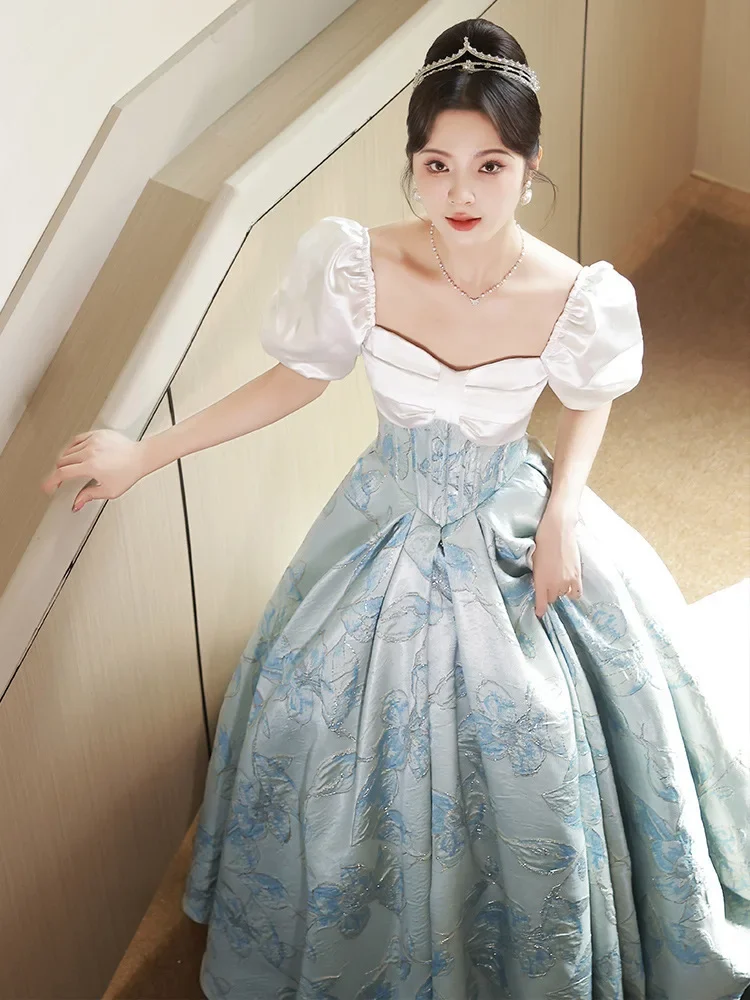 2025 Abito da sera blu Colletto quadrato francese Maniche a sbuffo Abiti da festa di compleanno in raso stampato vintage Abito da ballo a-line Caldo