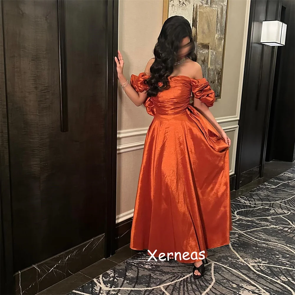 Gaun Midi A-line Bahu Terbuka Wiru Kustom Gaun Pesta Malam Acara Dipesan Lebih Dahulu Glitter Elegan Kualitas Tinggi