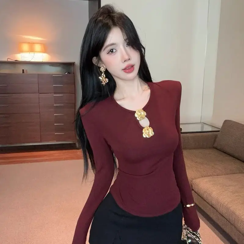 レッドスパイシーガール3DフラワーホローロングスリーブTシャツ レディース秋冬新作裏地付きインナーウェアベースシャツトップ