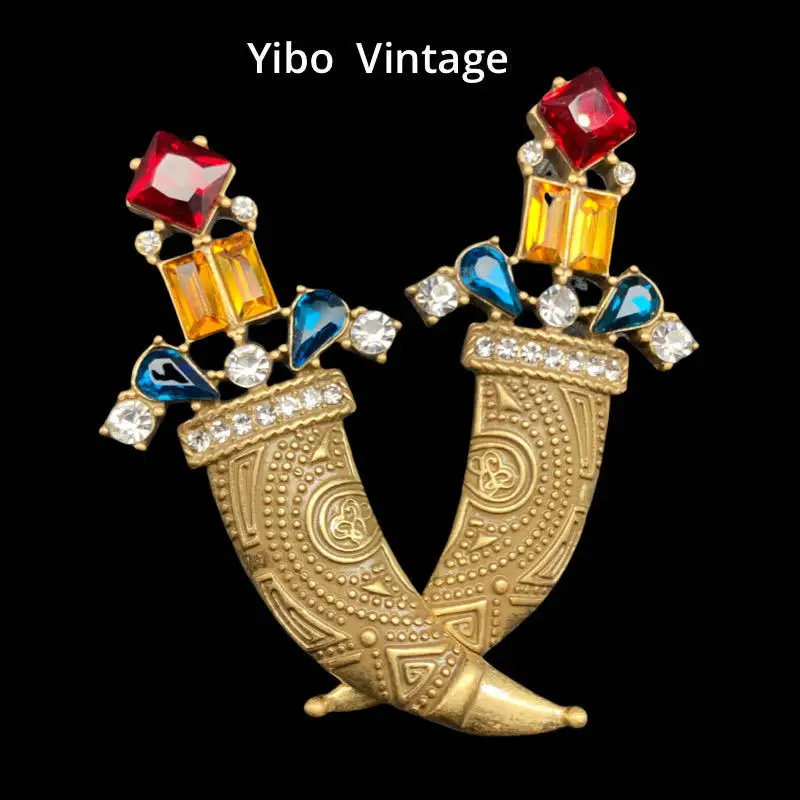 

New fashion Vintage Indo-Pakistani style Earrings Zircon inset court style shaped ear stud ethnic style jewelry for Women