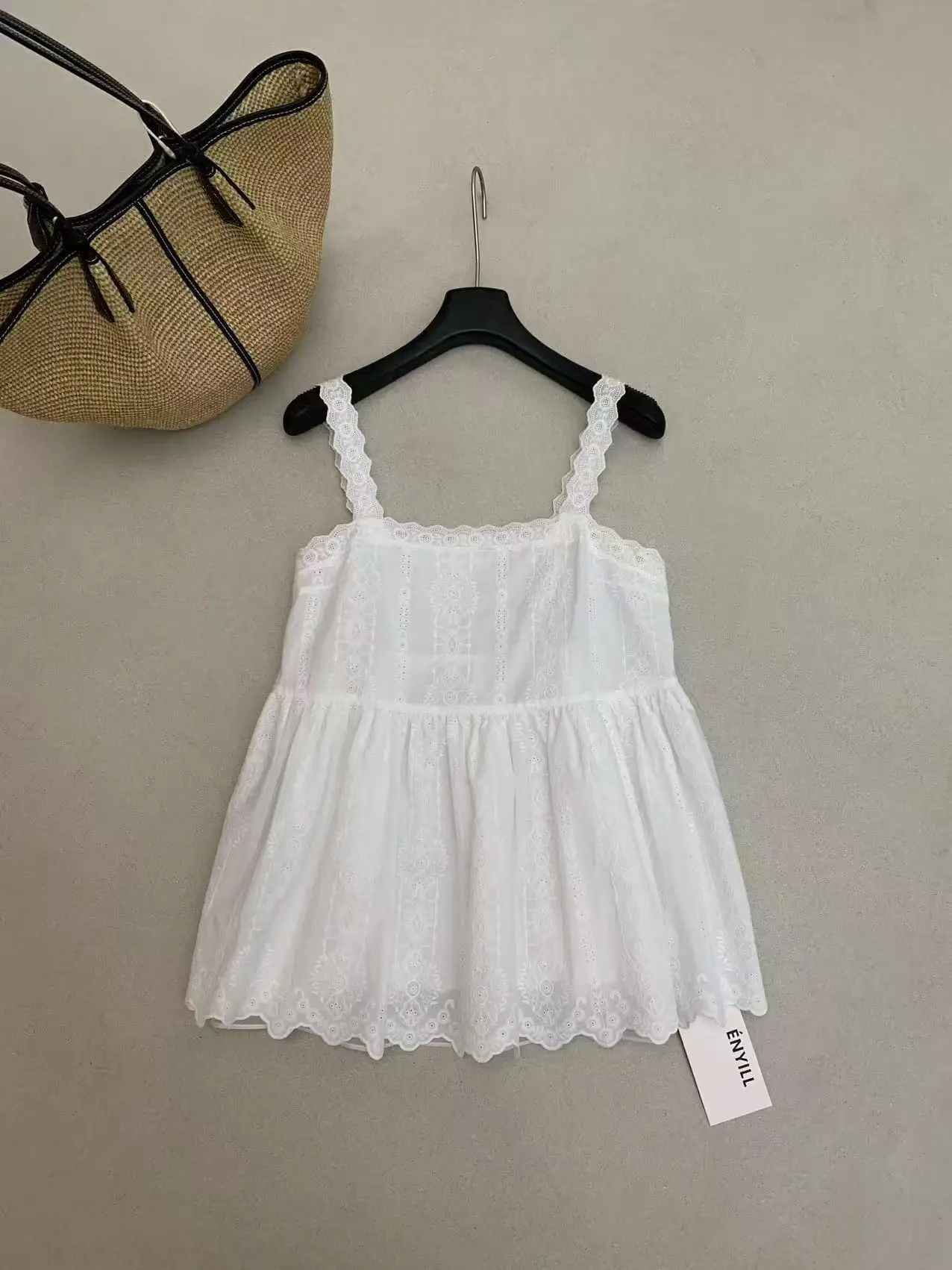 

Lilian Enyill Lace Trim Halter Vest Women's Loose Slimming Versatile New Style 6EX853 Short Sleeve Outerwear Pure Color