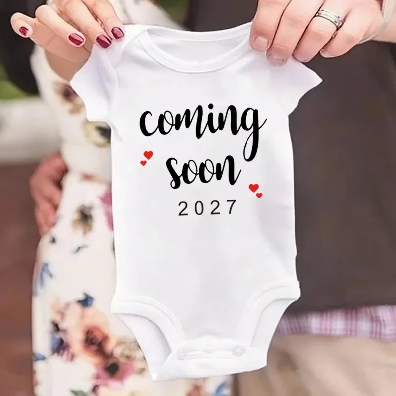 Neues Baby kommt bald 2027 Baby-Ankündigung Neugeborenen-Bodys Baby-Strampler Schwangerschafts-Enthüllungs-Kleidung Baumwolle Mädchen Jungen Overalls