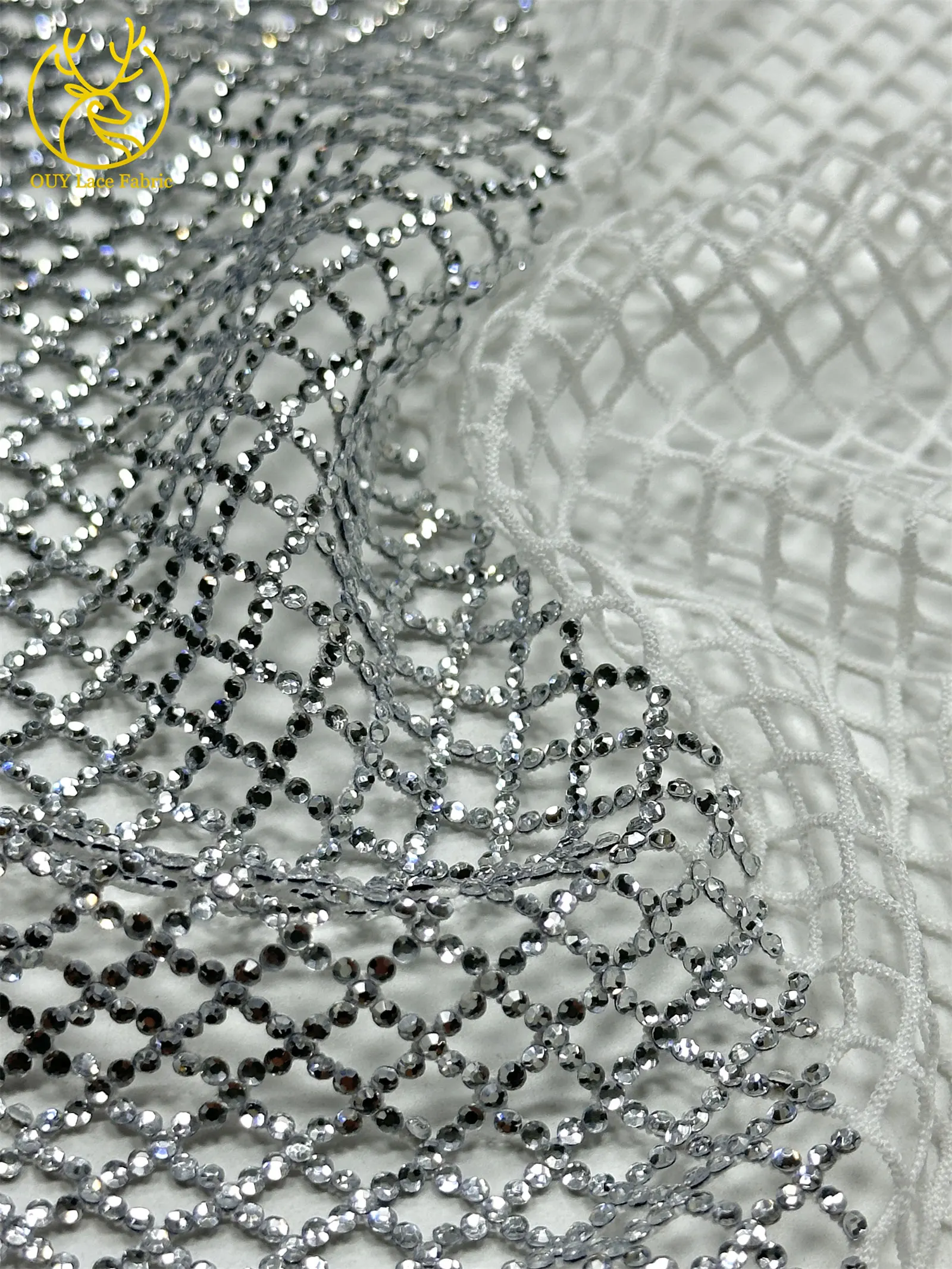 Eisblauer Nigerianischer Glasdiamant-Netzstoff 2026 Hochwertiger Afrikanischer Spitzenstoff Hochglänzender Hochzeits- und Partykleid-Stoff zum Nähen – Detail 9