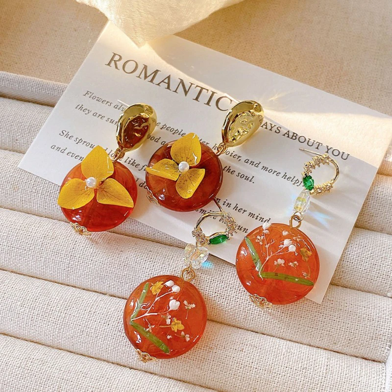 

Original Design Natural Stone Earring With Dried Flower Jewelry Handmake Epoxy Resin Elegant Pressed Flower Earrings Wholesale